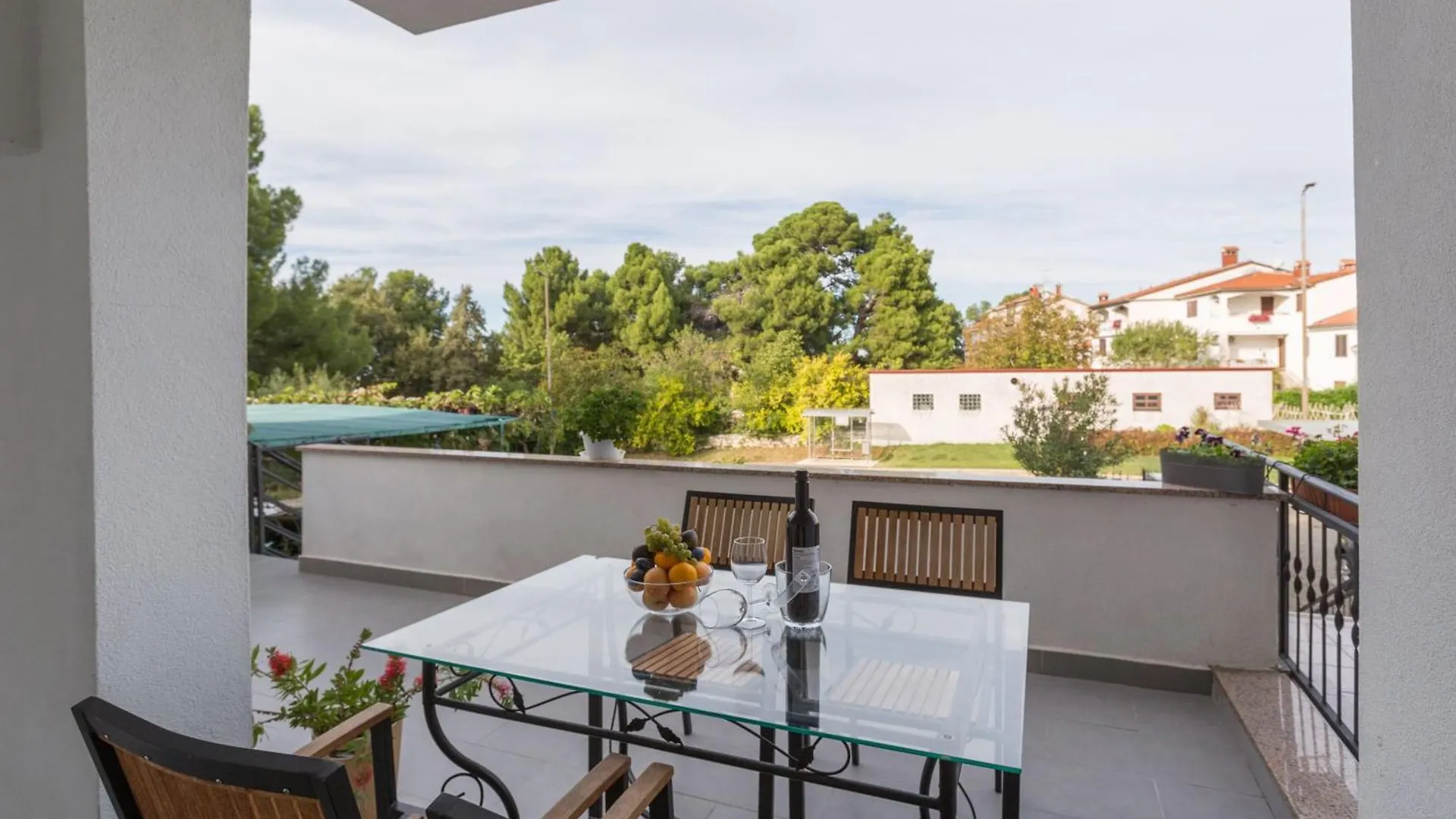 Klimatisierte Ferienwohnung Marica 2 Mit Balkon location
