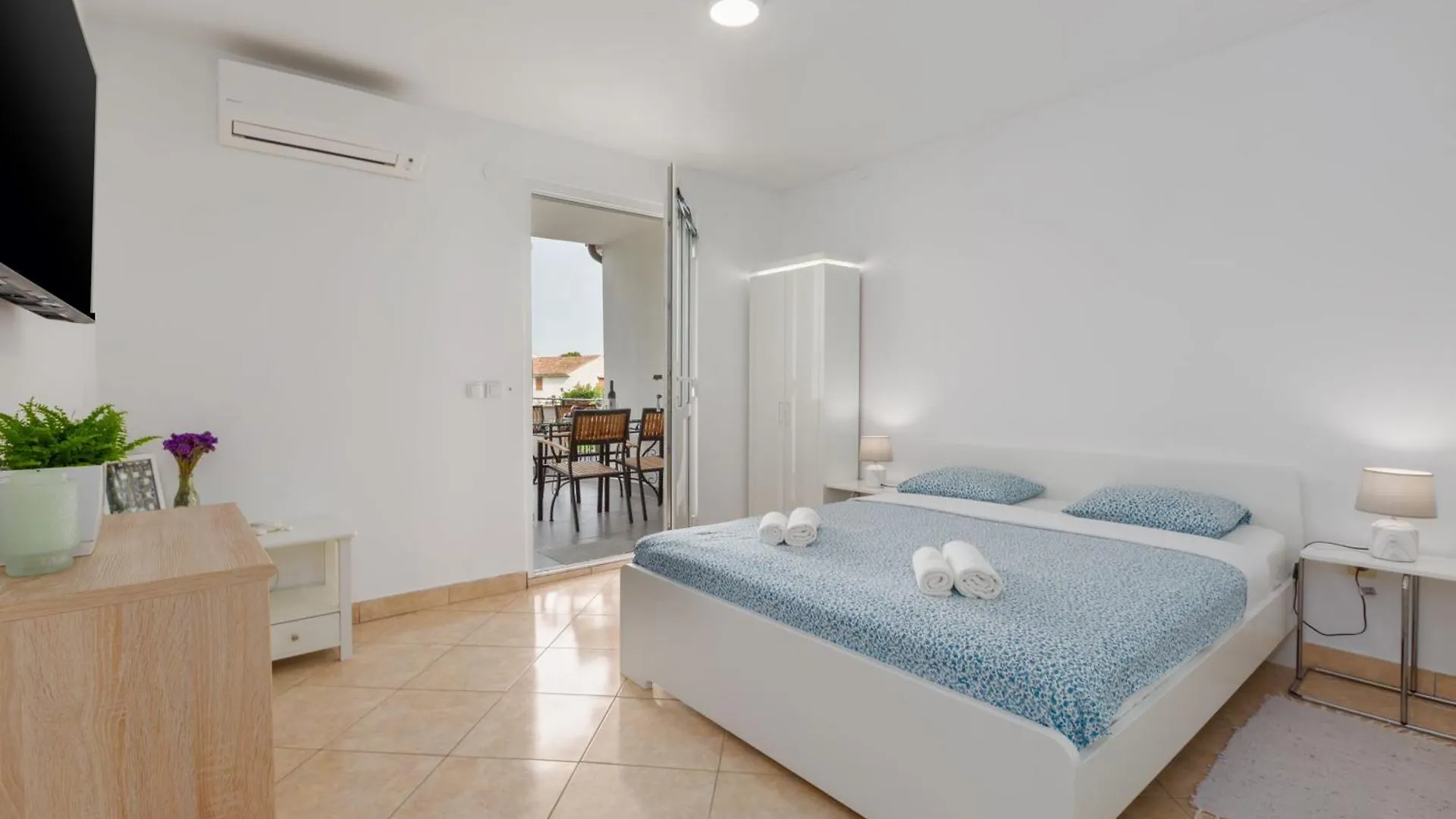 Klimatisierte Ferienwohnung Marica 2 Mit Balkon Porec